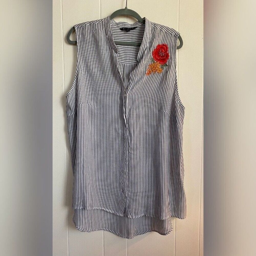 New Leaf Blouse Women’s 1X Blue White Striped Tunic Floral Appliqué Button Up